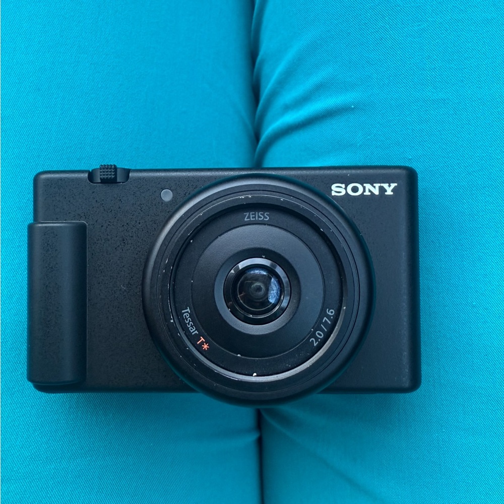Sony ZV-1F Vlog Camera